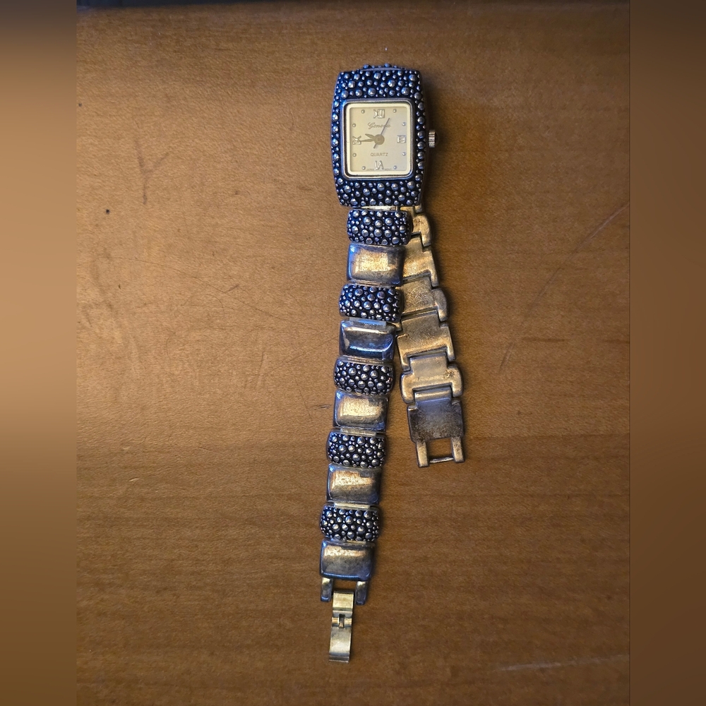 Ladies Geneva Watch By Quartz